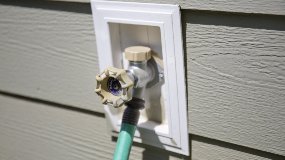 Outdoor hose connection